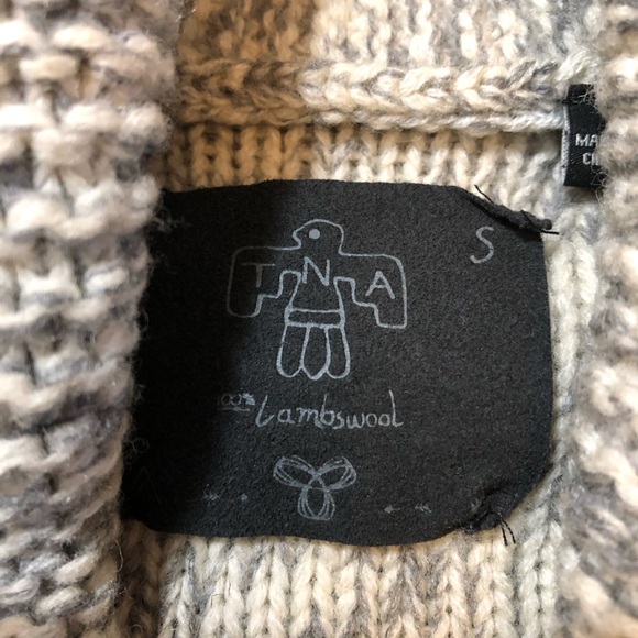 Aritzia TNA Northwest Lambswool Knit Cardigan - Picture 13 of 17